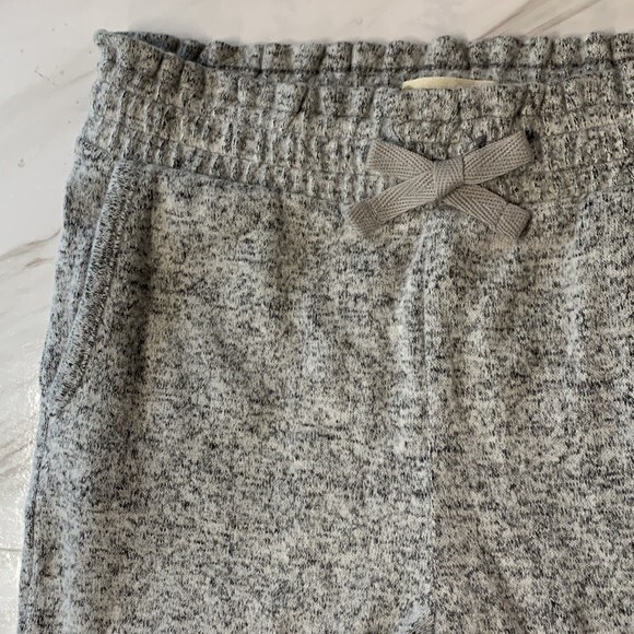 NWOT TUCKER + TATE | Kids' Cozy Ruffle Joggers In Grey Light Heather - Picture 4 of 4